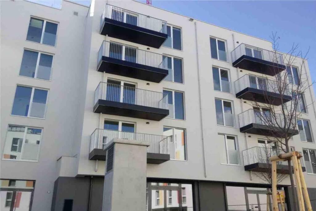 Modern & Sunny 52m2 With Balcony & Fast Wifi Apartament *